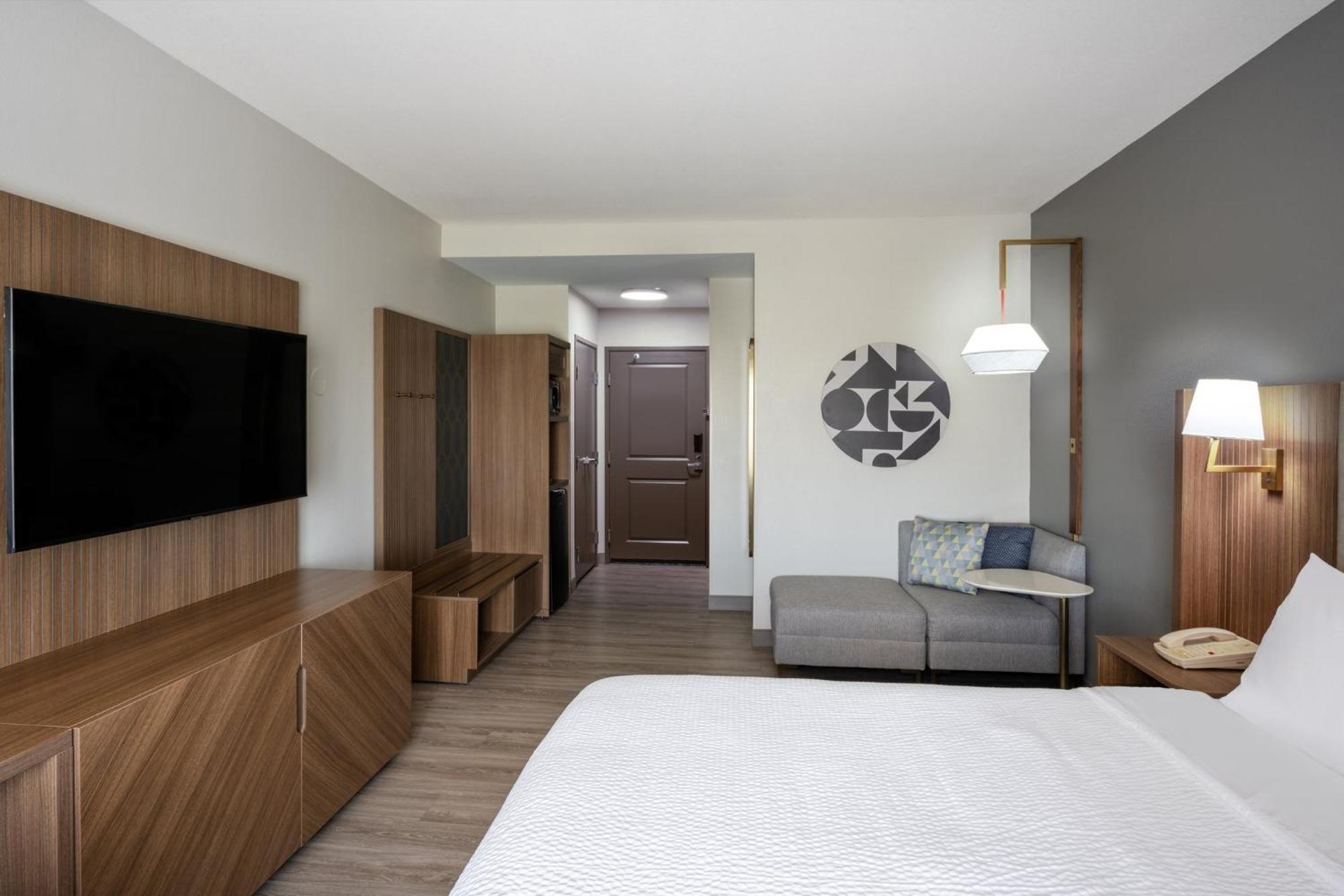 By Ihg
